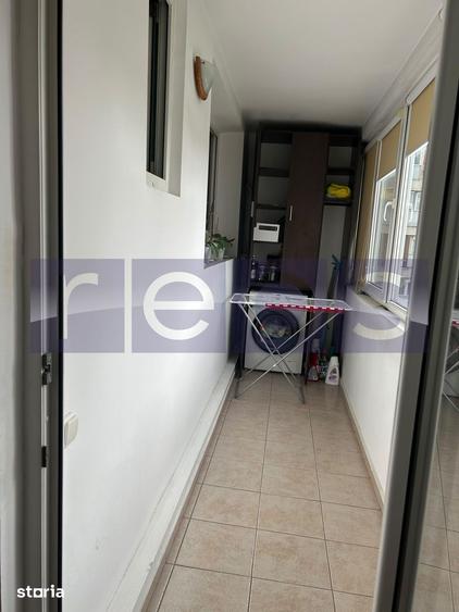 Apartament cu 3 camere semidecomandat, mobilat în Moșilor