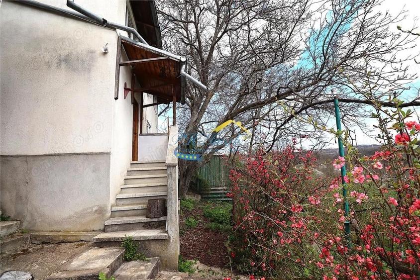 Apartament cu 3 camere în Podul Vadului