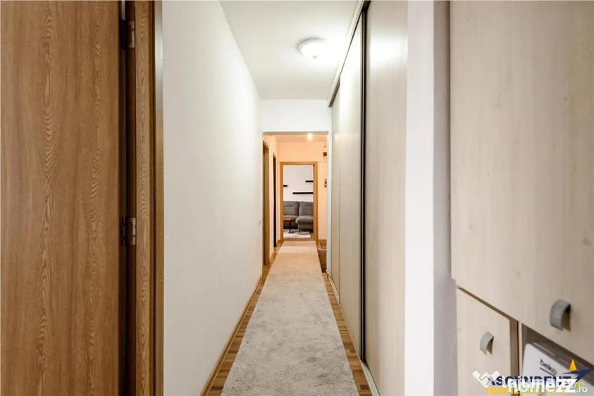 Apartament cu 3 camere decomandat în Dârste