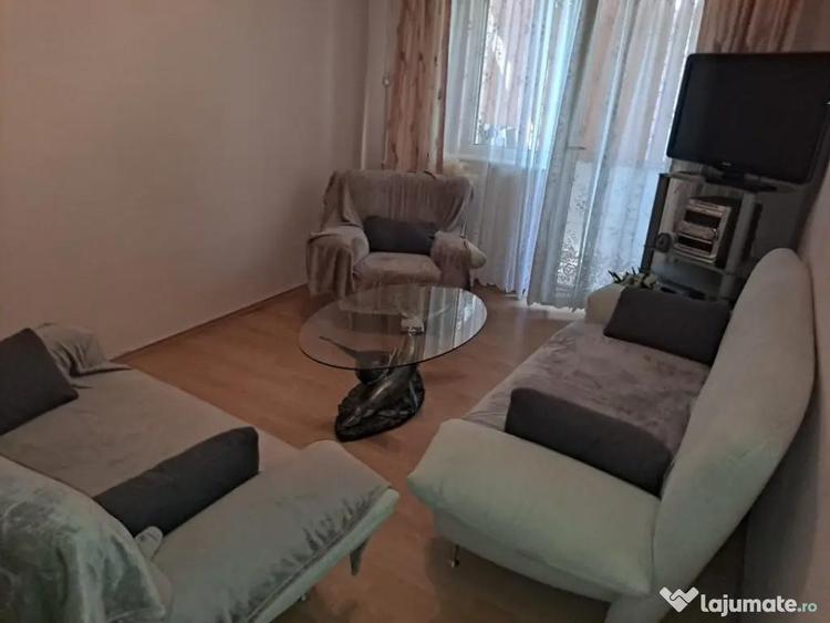 Apartament cu 3 camere semidecomandat în Tomis Nord