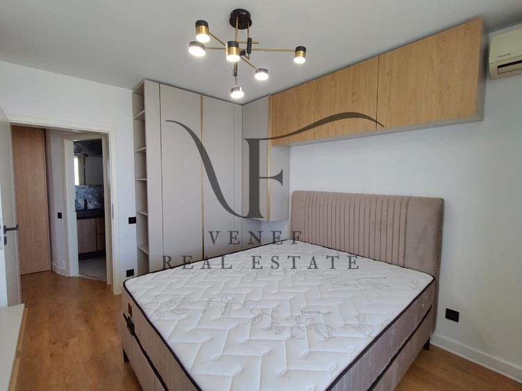 Apartament cu 3 camere semidecomandat în Colentina