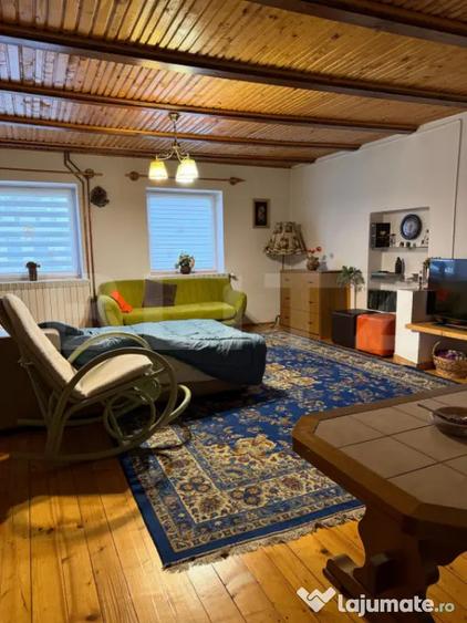Casă cu 5 camere cu Teren 21111 Mp în Central