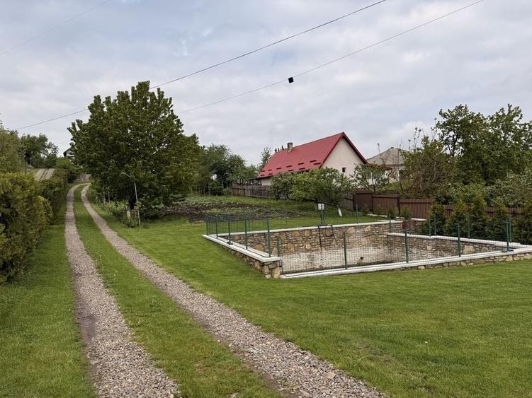 Casă cu 4 camere în Deleni