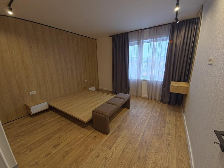 Apartament cu 3 camere decomandat, mobilat în Dacia