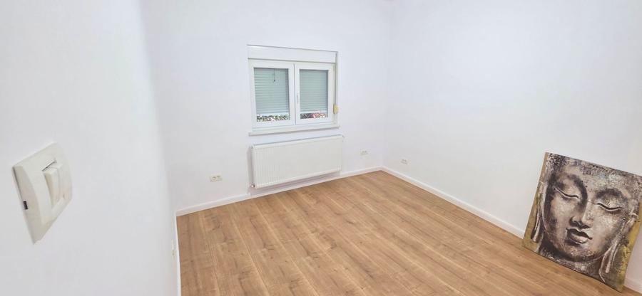 Apartament cu 4 camere semidecomandat în Banu Manta