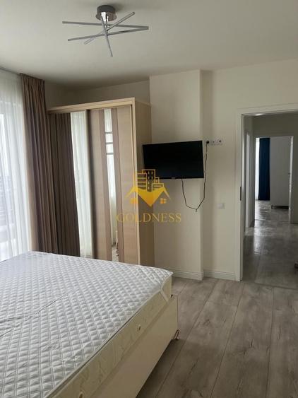 Apartament cu 4 camere semidecomandat, mobilat în Florești