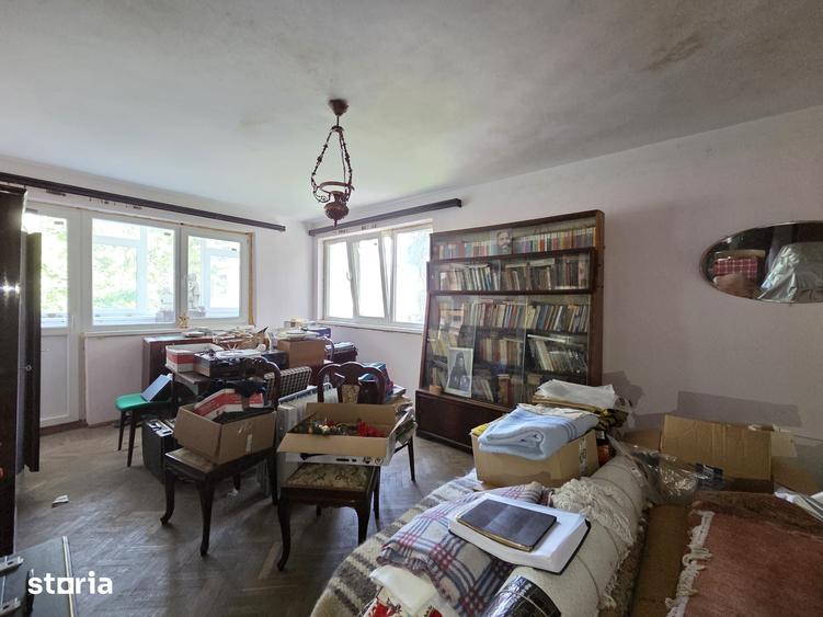 Casă cu 5 camere cu Teren 364 Mp în Central
