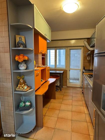 Apartament cu 3 camere în Aviatorilor