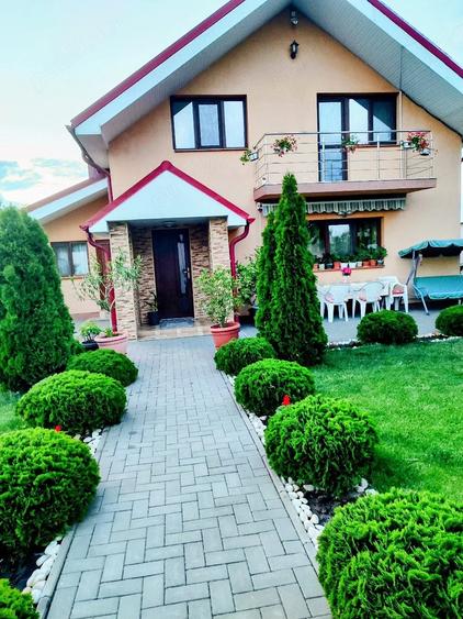 Casă cu 5 camere cu Teren 362 Mp în Malu Mare