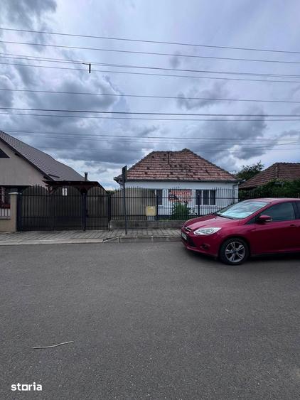 Casă cu 3 camere cu Teren 600 Mp în Central