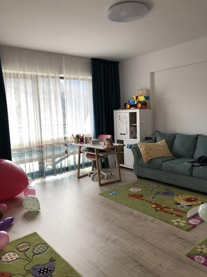 Apartament cu 4 camere decomandat, mobilat în Răcădău