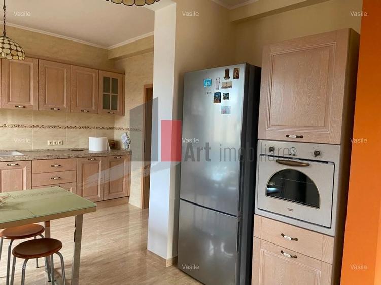 Casă cu 5 camere cu Teren 300 Mp în Pantelimon