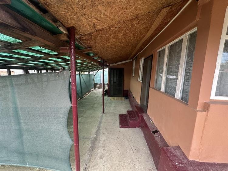 Casă cu 3 camere în Cocoșești