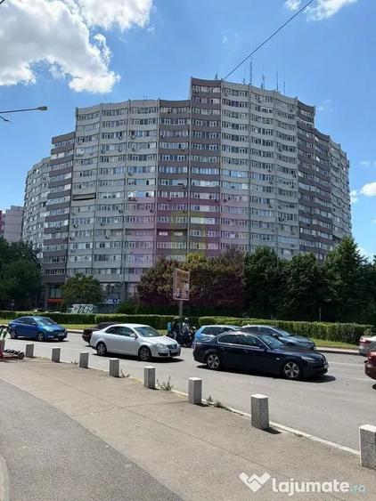 Apartament cu 4 camere decomandat în Lujerului