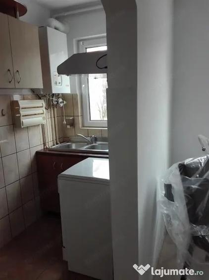 Apartament cu 2 camere semidecomandat în Florilor