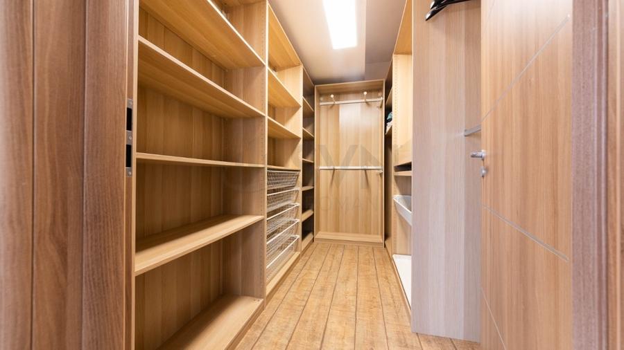 Casă individuală cu 4 camere cu Teren 400 Mp în Tunari