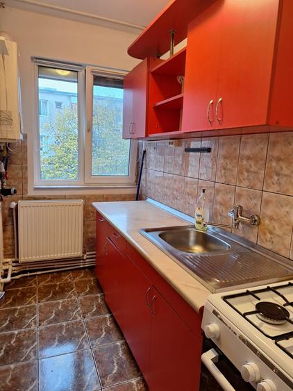 Apartament cu 2 camere nedecomandat în Casa de Cultură