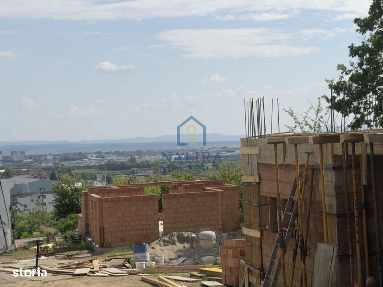 Casă cu 4 camere în Săsar