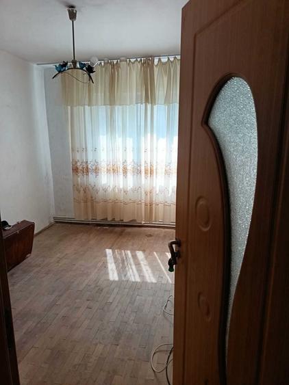 Apartament cu 4 camere decomandat în Unirii Centru