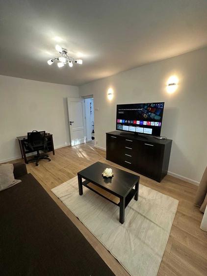 Apartament cu 2 camere decomandat în P-ța Unirii