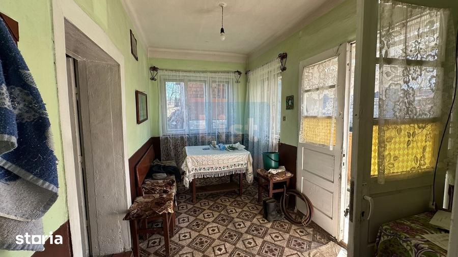 Casă cu 3 camere cu Teren 3349 Mp în Central