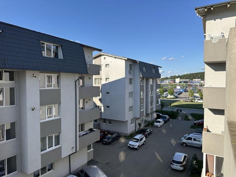 Apartament cu 3 camere decomandat în Florești