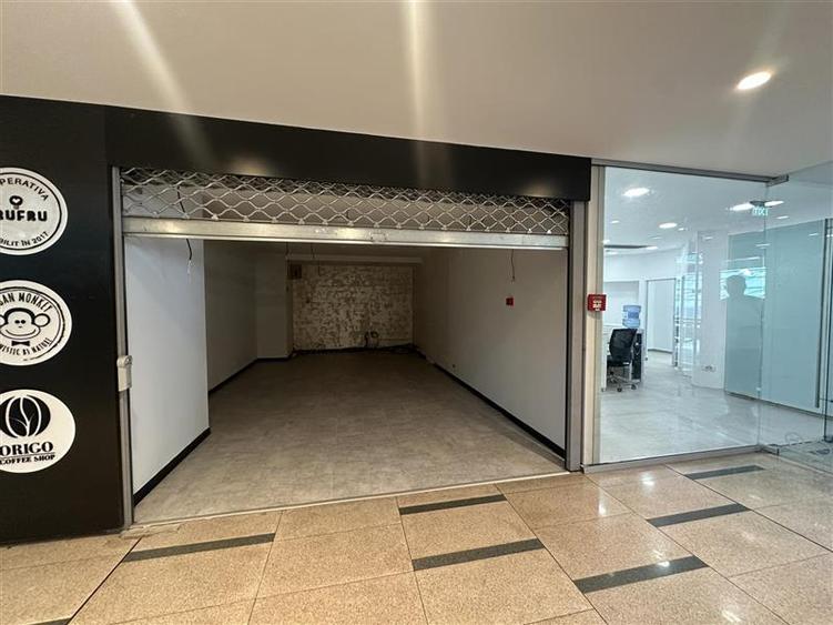 Birou, de 34 mp, în P-ta Presei Libere