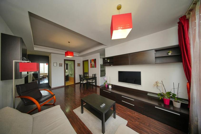 Apartament cu 3 camere decomandat în Herăstrău