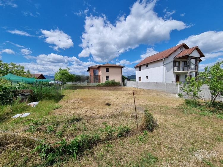 Teren Construcții de 356 mp, în Periferie