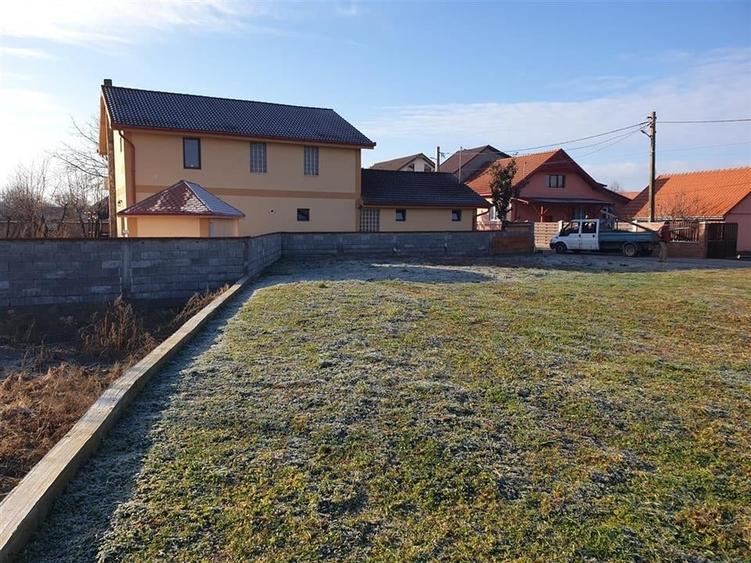 Teren Construcții intravilan de 563 mp, în Borș