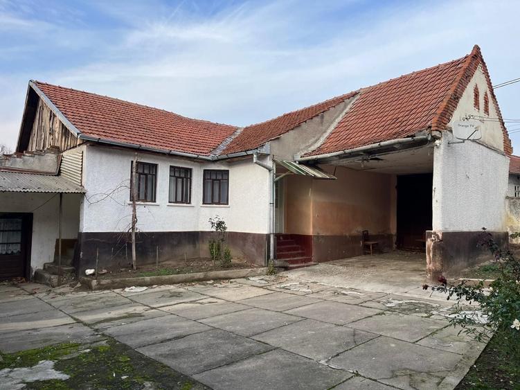 Casă cu 4 camere în Cladova