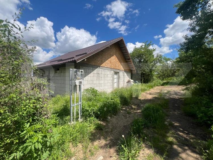 Casă individuală cu 4 camere cu Canalizare în Bucovăț