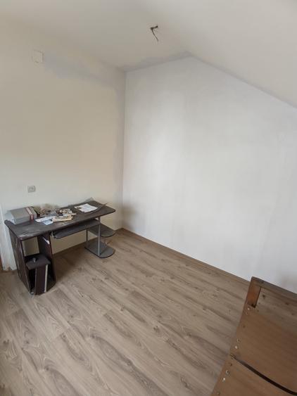 Casă individuală cu 5 camere cu Teren 300 Mp în Iris