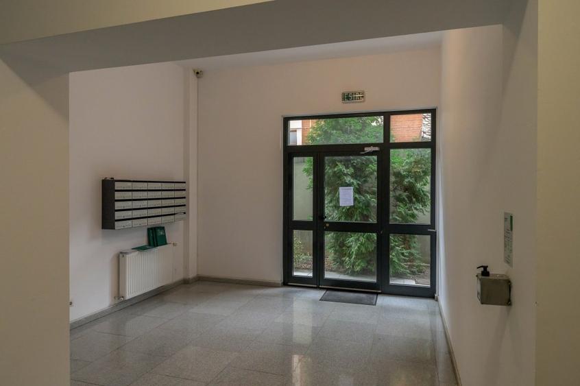 Apartament cu 4 camere decomandat, mobilat în Eminescu