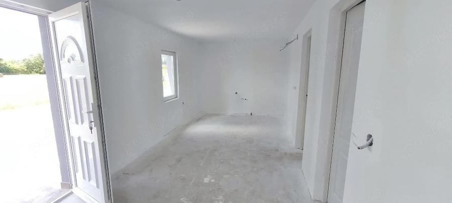 Casă cu Teren 350 Mp în Central