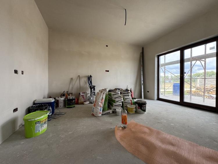 Duplex cu 4 camere cu Canalizare în Chișoda
