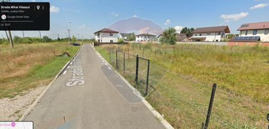 Teren Construcții intravilan de 3300 mp, în Odăi
