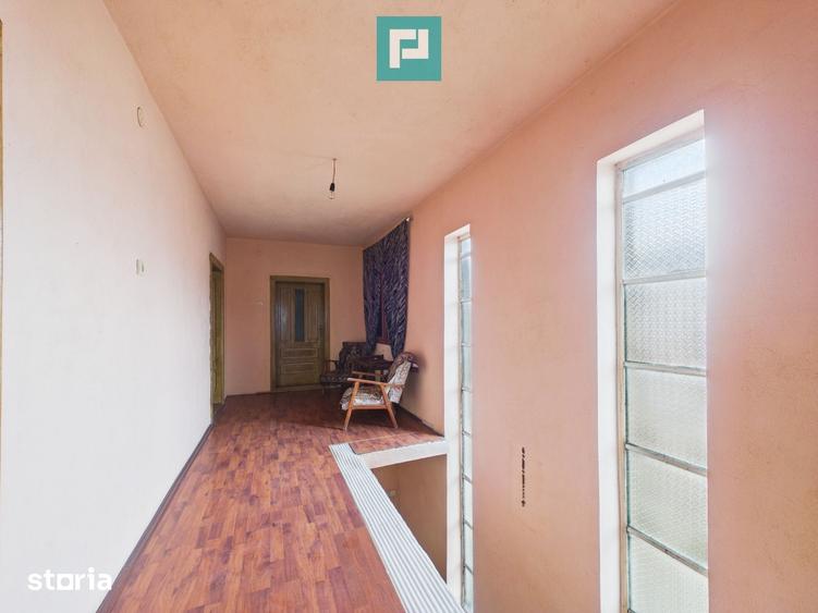 Casă cu 4 camere cu Teren 1368 Mp în Central