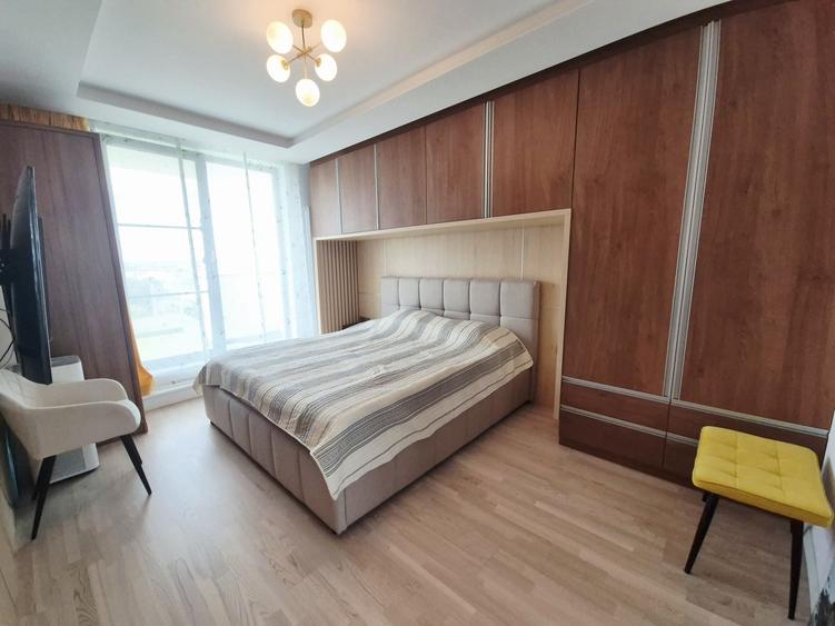 Apartament cu 4 camere decomandat în Central