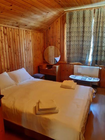 Apartament cu 2 camere semidecomandat în Lacu