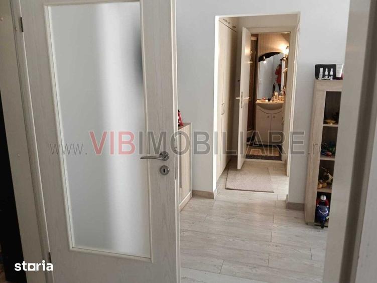 Apartament cu 4 camere semidecomandat, mobilat în Lipovei