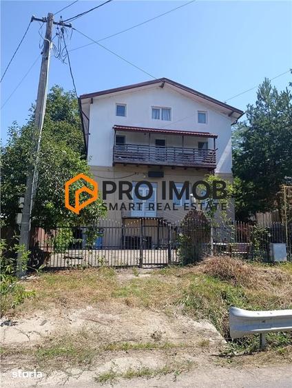 Casă cu 8 camere decomandat cu Teren 2100 Mp în Pârscov