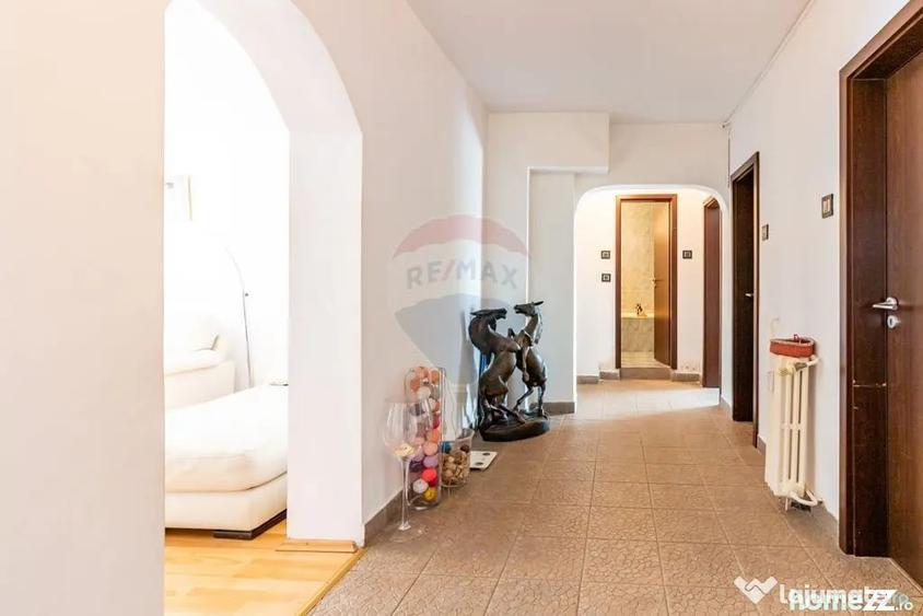Apartament cu 3 camere decomandat în Calea Călărașilor