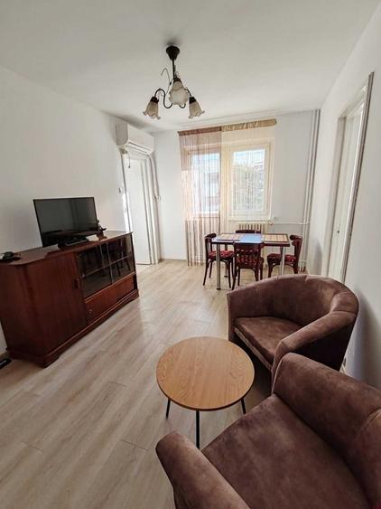 Apartament cu 2 camere semidecomandat în Tătărași