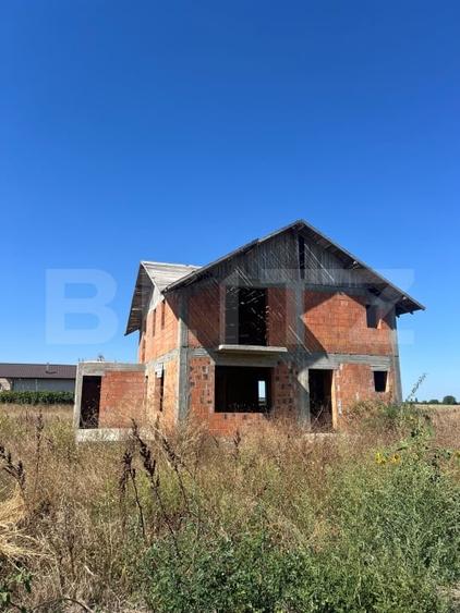 Casă individuală cu 6 camere cu Teren 635 Mp în Crevedia
