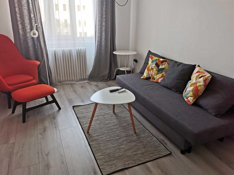 Apartament cu 2 camere semidecomandat în CET