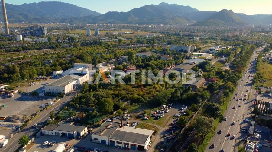Teren de 5592 mp, în Triaj