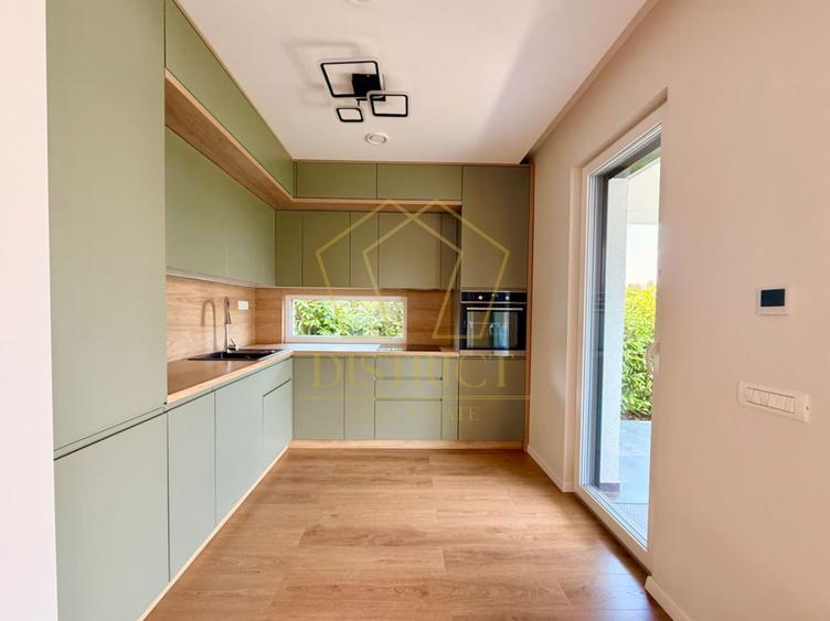 Duplex cu 5 camere cu Canalizare în Dumbrăvița