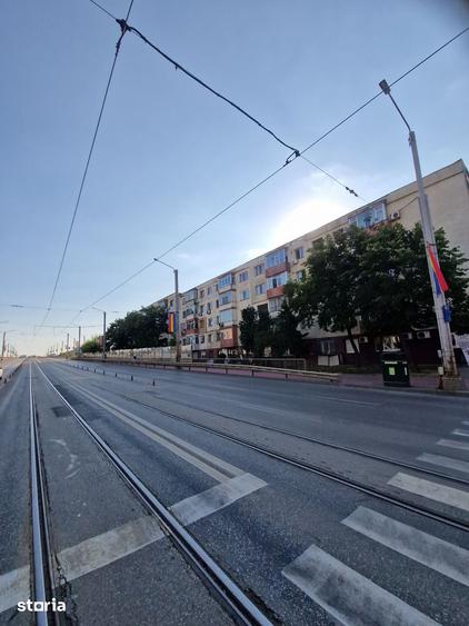 Apartament cu 2 camere semidecomandat în Podu Roș