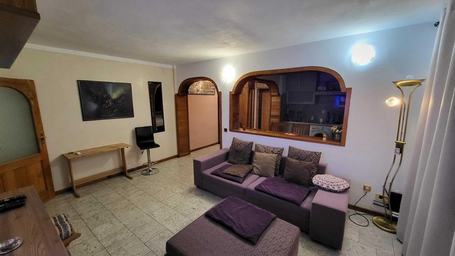 Apartament cu 3 camere semidecomandat în Ultracentral
